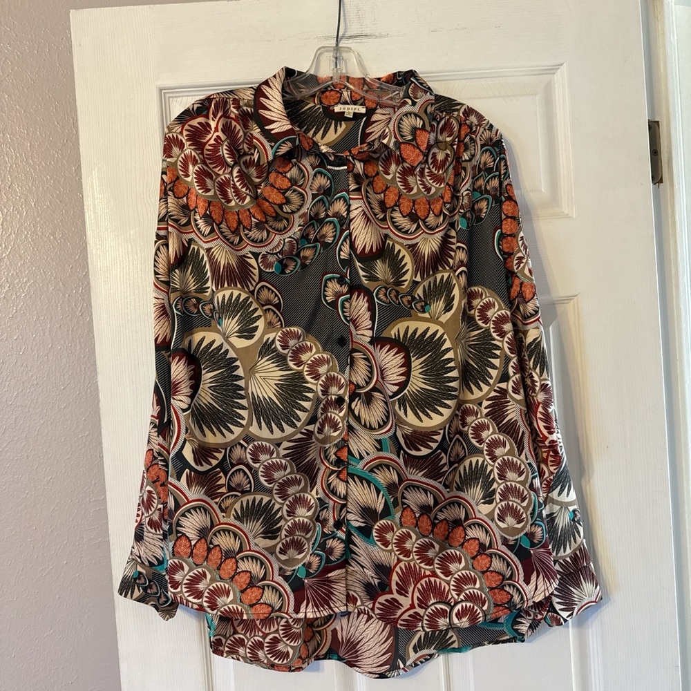 BLACK FRIDAY PRICE  Patterned Women's button down blouse